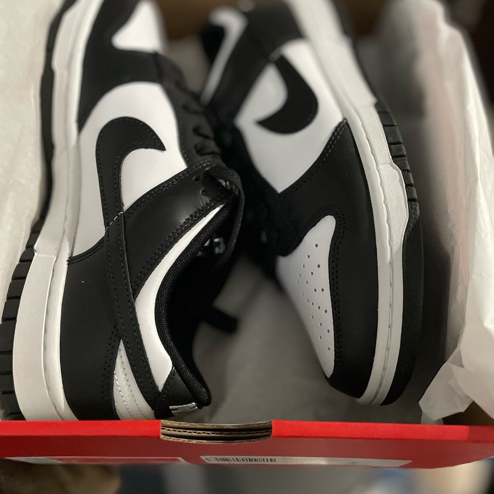 Nike Black and White Men's Sneakers
Brand new - Picture 4 of 4